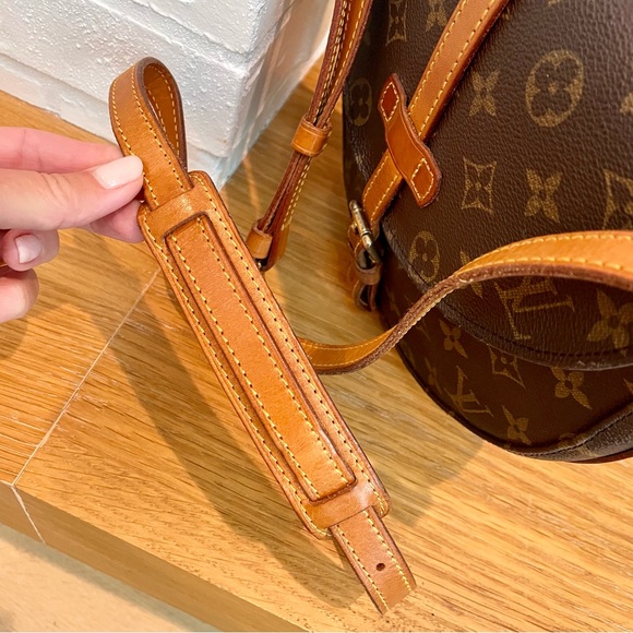 Louis Vuitton Authentic Monogram Chantilly Crossbody Bag - Picture 12 of 12